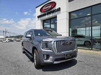 Used 2021 GMC Yukon XL SLT w/ SLT Premium Package image 1