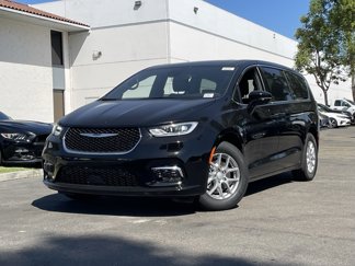 New 2026 Chrysler Pacifica Select image 1