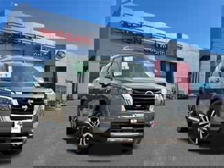 New 2025 Nissan Pathfinder Platinum image 1