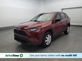 Used 2021 Toyota RAV4 LE image 1