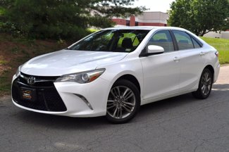 Used 2017 Toyota Camry SE image 1