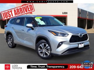 Used 2023 Toyota Highlander XLE image 1