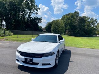 Used 2016 Dodge Charger SXT image 1