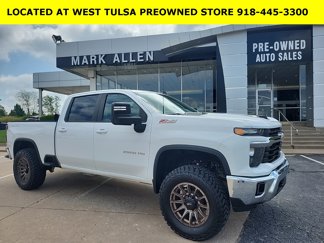 Used 2024 Chevrolet Silverado 2500 LT image 1