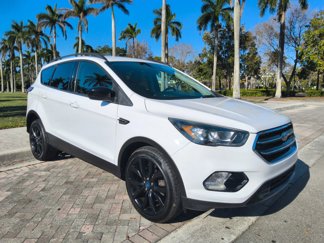 Used 2019 Ford Escape SE image 1
