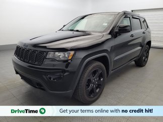Used 2019 Jeep Grand Cherokee Laredo image 1