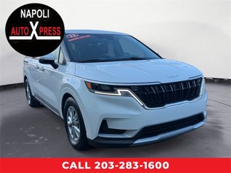 Used 2023 Kia Carnival LX image 1