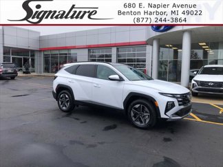 New 2025 Hyundai Tucson SEL image 1