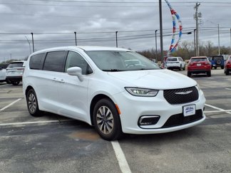 Used 2022 Chrysler Pacifica Touring-L image 1