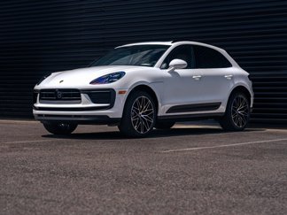 Certified 2025 Porsche Macan image 1