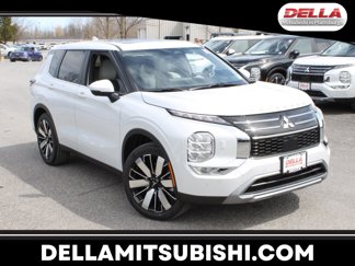 New 2025 Mitsubishi Outlander SE image 1