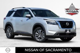 New 2025 Nissan Pathfinder SV image 1