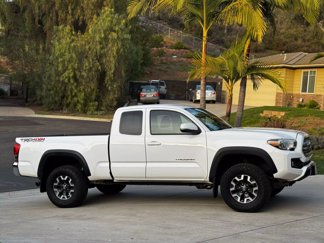Used 2016 Toyota Tacoma SR5 image 1