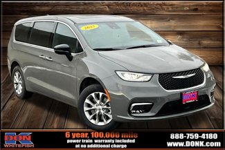 New 2025 Chrysler Pacifica Select image 1