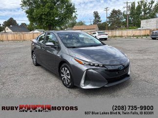 Used 2022 Toyota Prius Prime LE image 1