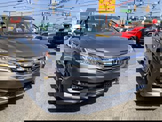 Used 2017 Honda Accord Touring image 1