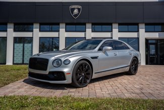Used 2022 Bentley Flying Spur W12 image 1