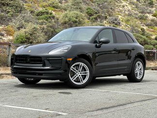 Used 2025 Porsche Macan image 1