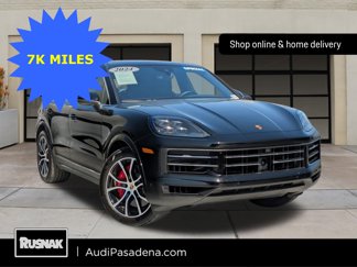 Used 2024 Porsche Cayenne S image 1