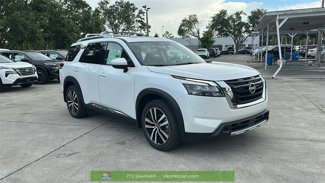 New 2025 Nissan Pathfinder Platinum image 1