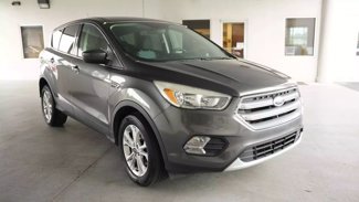 Used 2017 Ford Escape SE w/ SE Cold Weather Package image 1