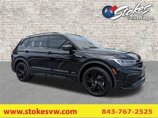 Certified 2024 Volkswagen Tiguan SE R-Line image 1