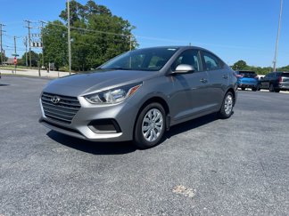 Used 2022 Hyundai Accent SE image 1