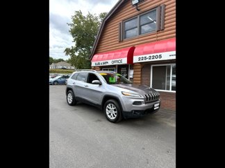 Used 2017 Jeep Cherokee Latitude w/ Comfort/Convenience Group image 1