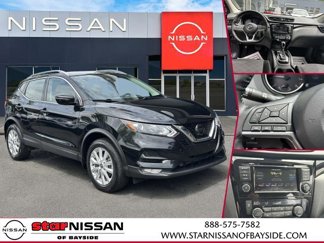 Certified 2022 Nissan Rogue Sport SV image 1