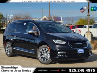 New 2025 Chrysler Pacifica Pinnacle image 1