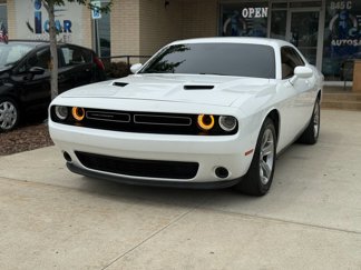 Used 2021 Dodge Challenger SXT image 1