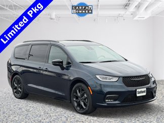 Used 2024 Chrysler Pacifica Limited w/ S Appearance Package image 1