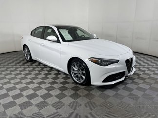 Used 2023 Alfa Romeo Giulia Sprint image 1
