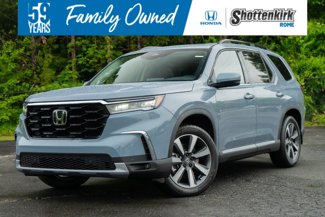 New 2025 Honda Pilot Touring image 1