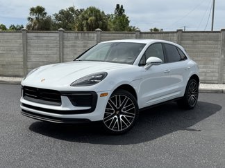 Used 2024 Porsche Macan image 1