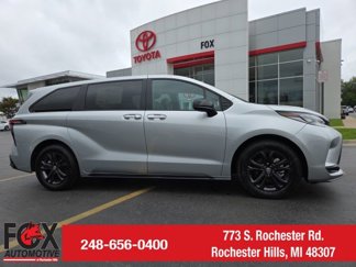 Used 2025 Toyota Sienna XSE image 1