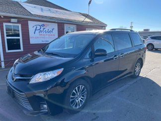 Used 2019 Toyota Sienna XLE image 1