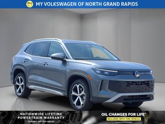 New 2025 Volkswagen Tiguan SE image 1