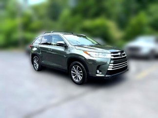 Used 2019 Toyota Highlander SE image 1
