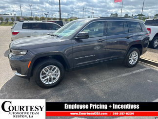 New 2025 Jeep Grand Cherokee L Laredo image 1