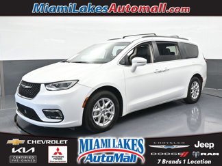 Used 2022 Chrysler Pacifica Touring-L image 1