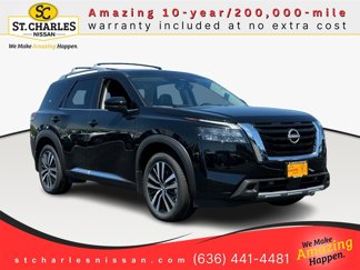 New 2025 Nissan Pathfinder Platinum image 1