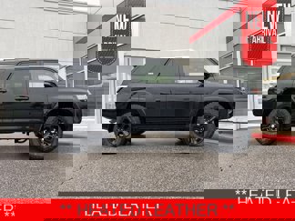 Used 2018 Toyota 4Runner SR5 image 1