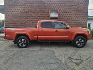 Used 2017 Toyota Tacoma TRD Sport image 1