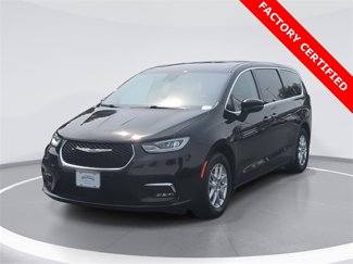 Certified 2023 Chrysler Pacifica Touring-L image 1