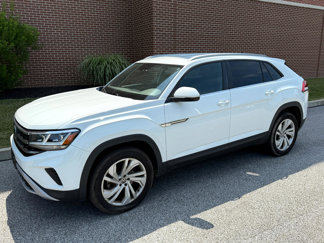 Used 2020 Volkswagen Atlas Cross Sport SE image 1