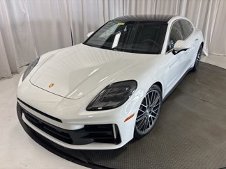 New 2025 Porsche Panamera 4 image 1