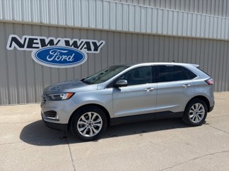 Used 2024 Ford Edge Titanium image 1