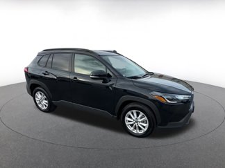 Used 2025 Toyota Corolla Cross LE video 2
