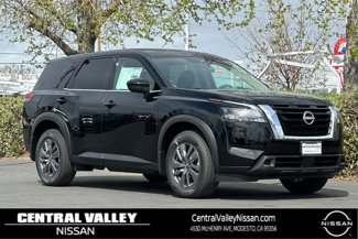 New 2025 Nissan Pathfinder S image 1